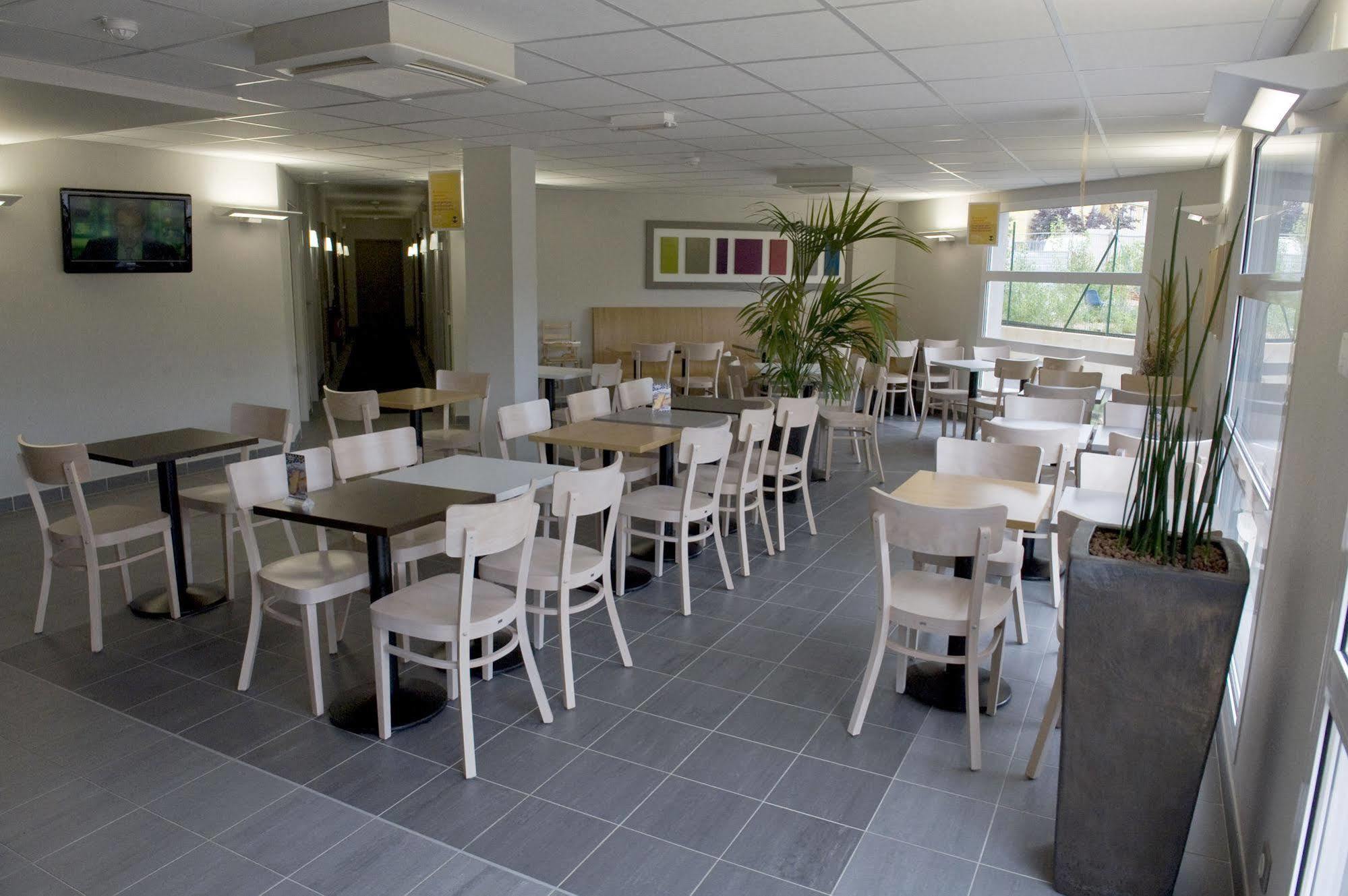 B&B Hotel Aix En Provence Le Tholonet Bagian luar foto